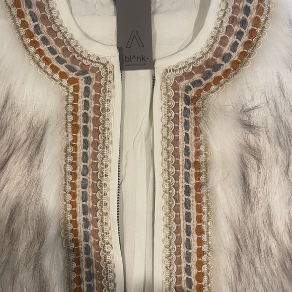 New Anthropologie Blank London Pheba Pearl Faux Fur Embroidered Jacket Size S - Picture 4 of 10